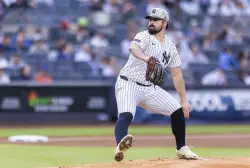 Carlos Rodon finds way to keep Mets in check in hard-fought outing